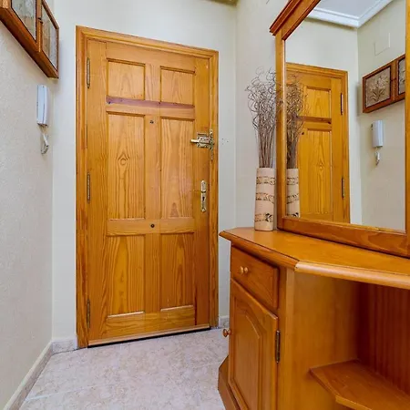 Cozy With Pool At Iryna & Wojtek Near Beach, Shops And Restaurants Appartement
