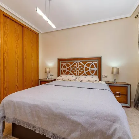 Cozy With Pool At Iryna & Wojtek Near Beach, Shops And Restaurants Appartement