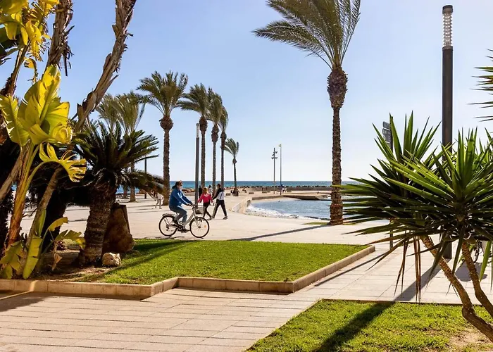 Cozy With Pool At Iryna & Wojtek Near Beach, Shops And Restaurants Apartamento *