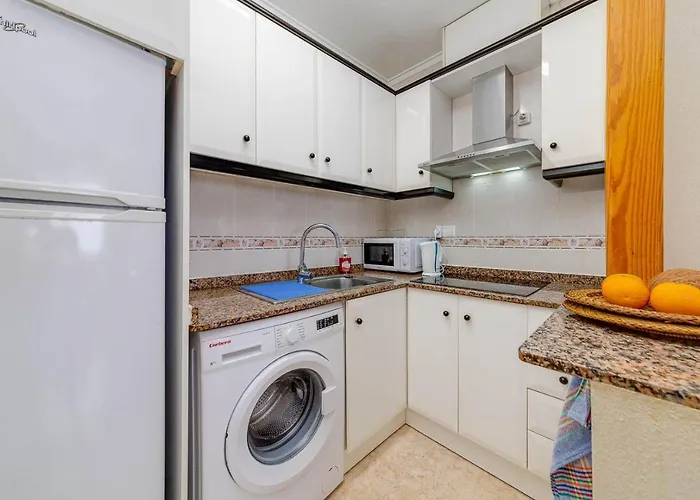 Cozy At Iryna & Wojciech Near The With Pool Apartman